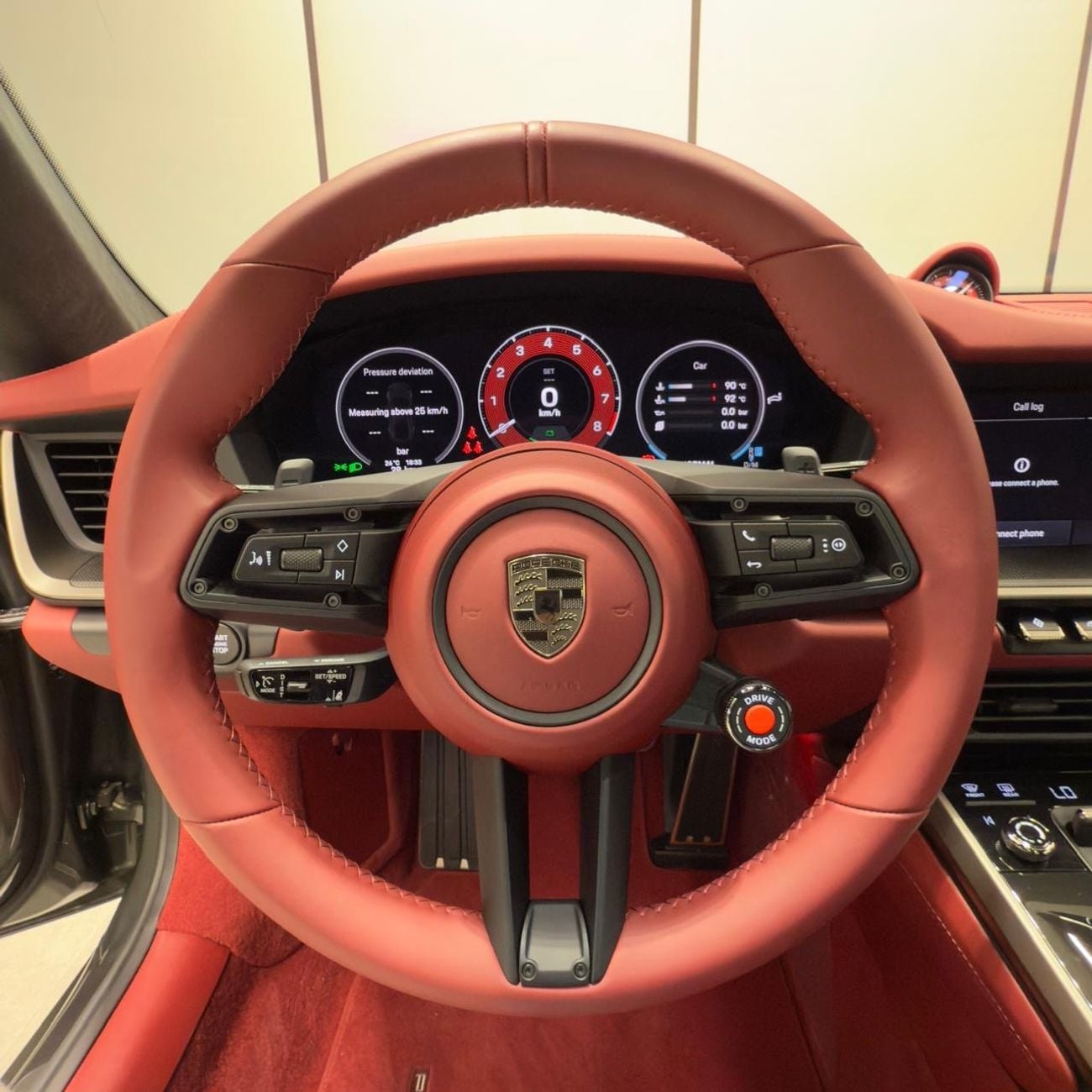 Porsche 911 TURBO S | GCC | Dealer warranty