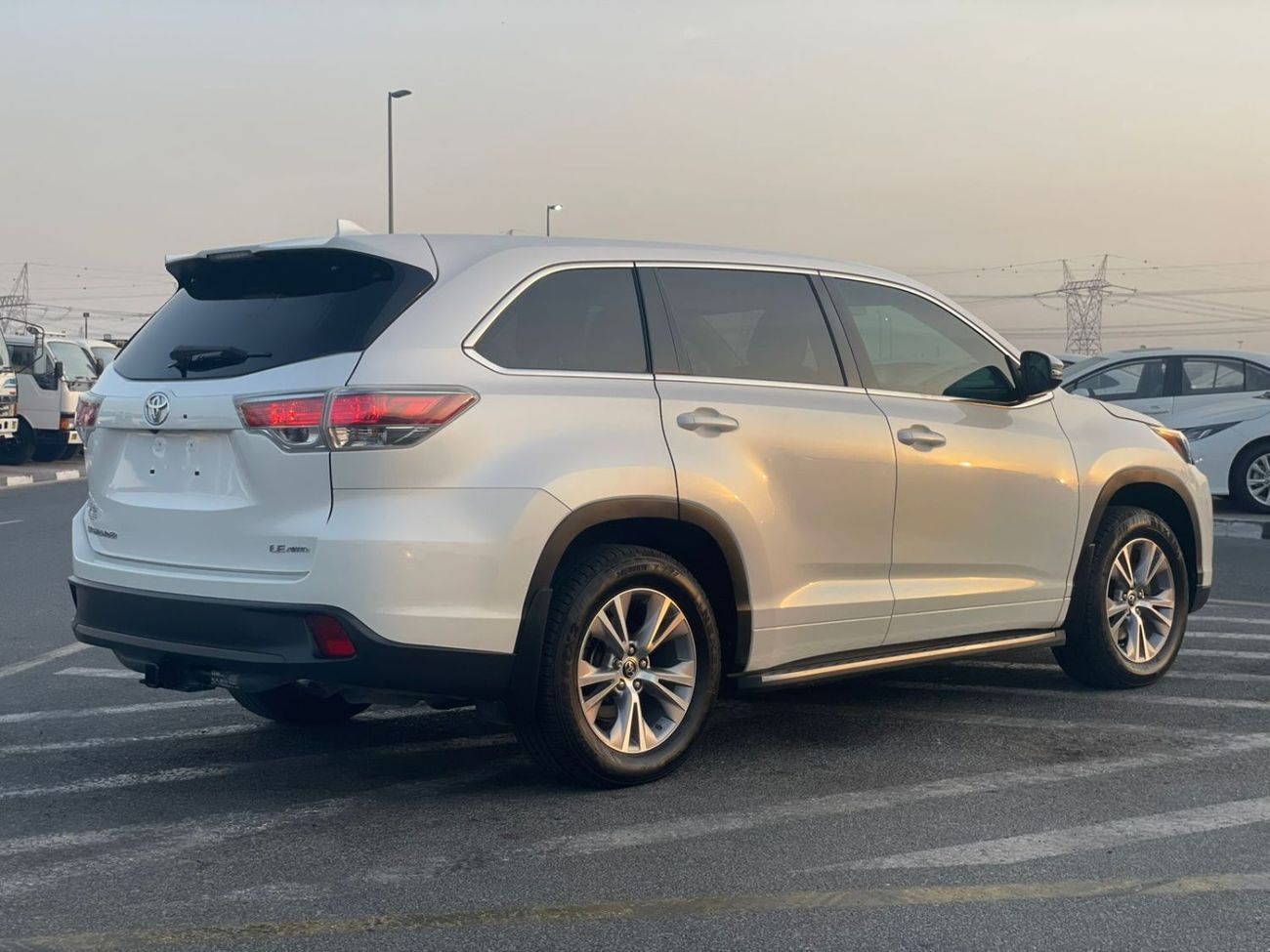 Toyota Highlander 2016 Toyota Highlander LE MidOption+ 3.5L V6 - AWD 4x4 - Side Step - 7 Seater - Trunk Auto -