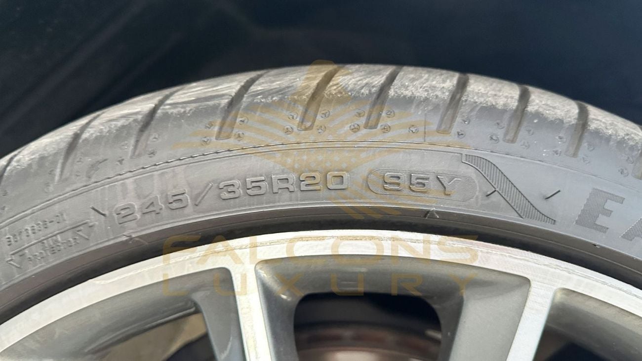 Mercedes-Benz E300 Premium 2.0L