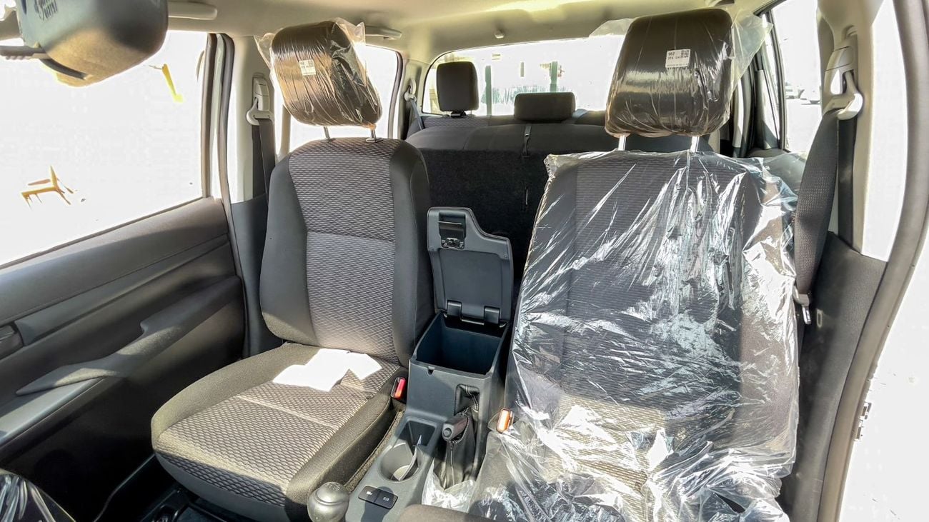 Toyota Hilux S GLX 2.4L 4WD M/T 2025YM