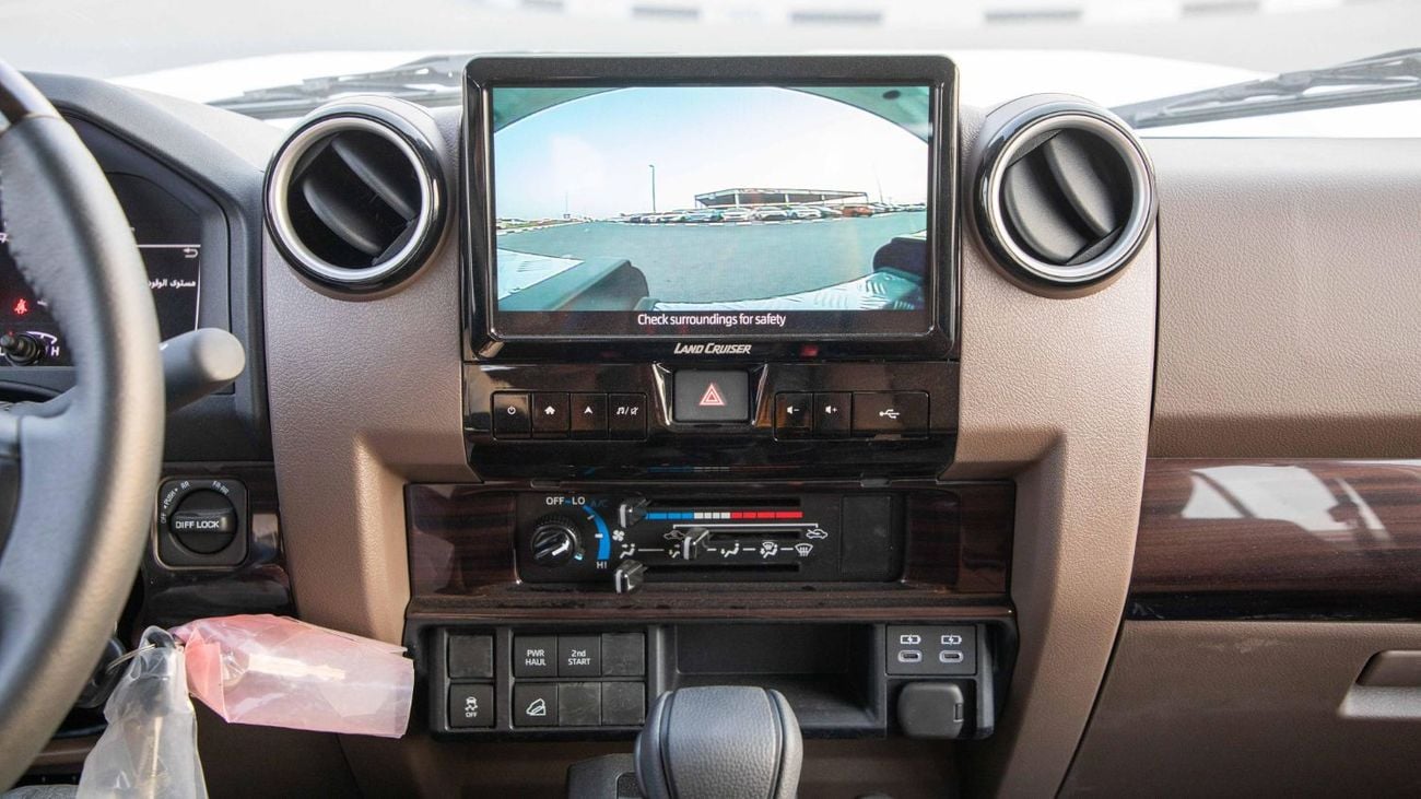 تويوتا لاند كروزر بيك آب LC79 PICKUP D/C 2.8L DIESEL A/T FULL OPTION Z1 , 2025 MODEL