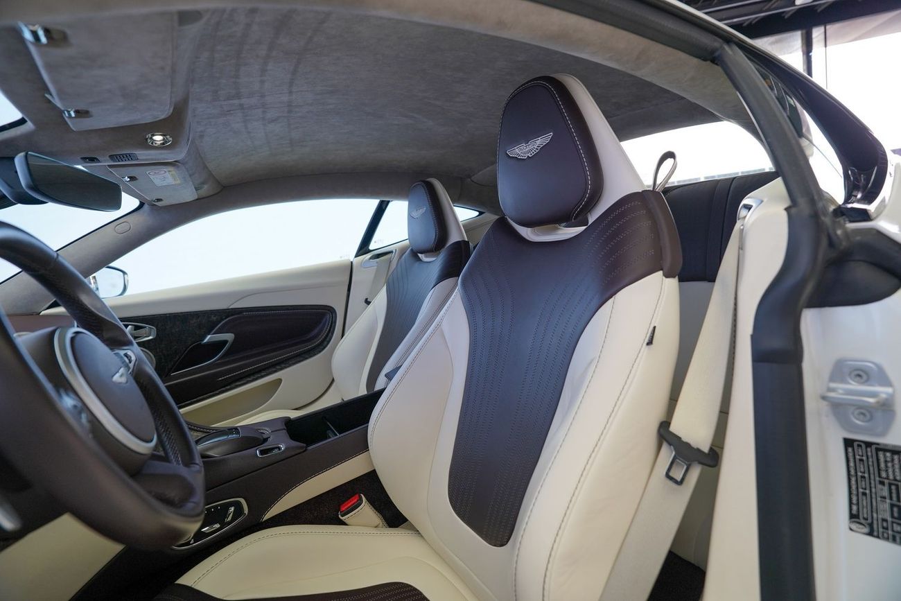 Aston Martin DB11 Std 5.2L