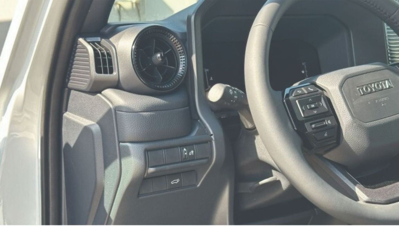 تويوتا برادو GXR 2.7L Petrol Limited 6A/T 2025