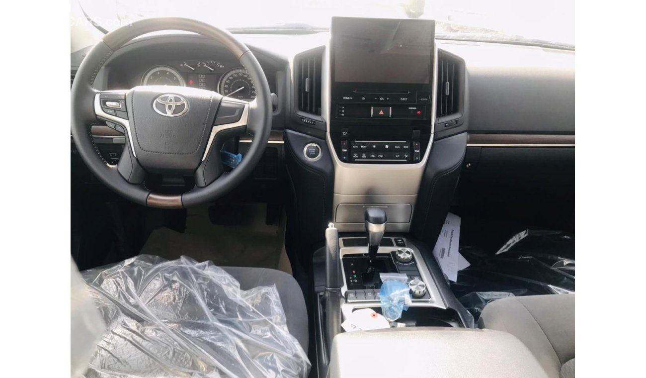 Toyota Land Cruiser GXR 4.6L V8 // 2021 // BLACK INSIDE GRAY   WITH SUNROOF , COOL BOX , PUSH START // SPECIAL OFFER //