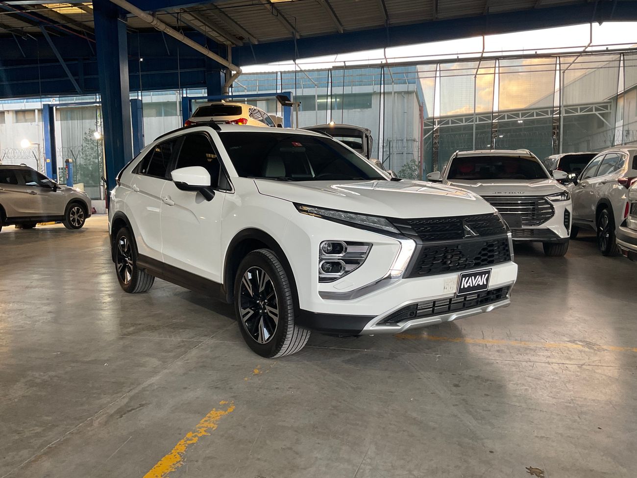 ميتسوبيشي إكلبس كروس GLS Midline | شامل الضمان | 0 ﺪﻔﻋﺓ ﺃﻮﻟﻯ