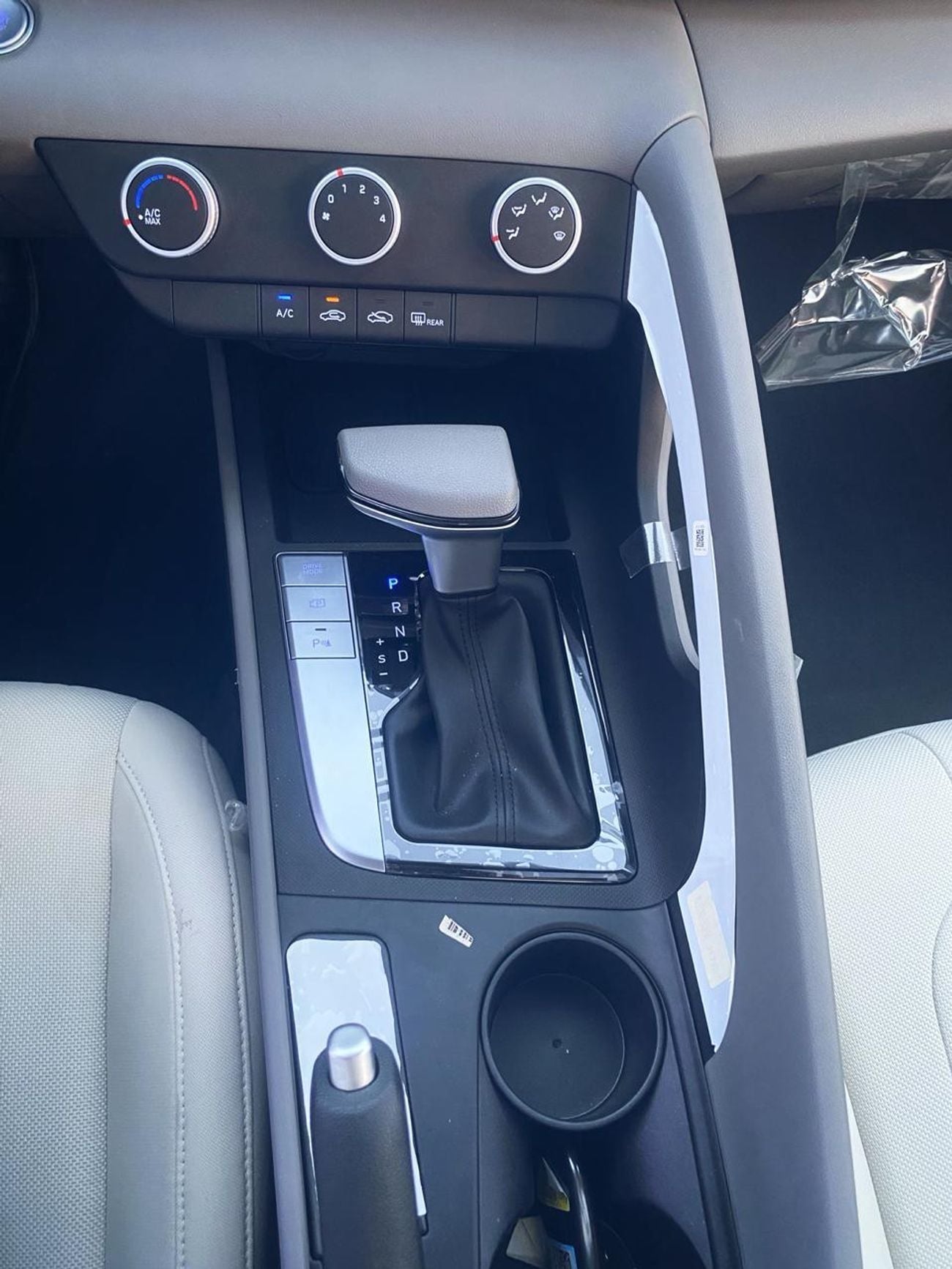 هيونداي إلانترا SMART HYUNDAI ELANTRA CN7 1.6L PREMIERE PLUS GCC SPECS 2024 MODEL 17800  EXPORT PRICE