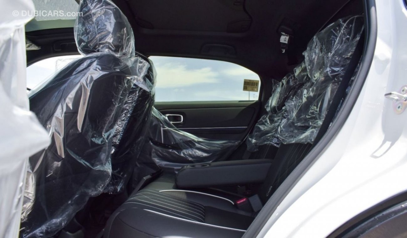 هوندا e:NS1 Honda ENS1 Realm EV | A/T | White/Black Interior | 5 Seater |