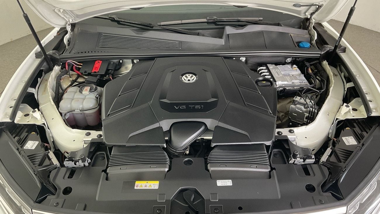 Volkswagen Touareg 3.0 V6 TFSI R-LINE 4WD AUTO | Guaranteed Warranty | 0 Down Payment