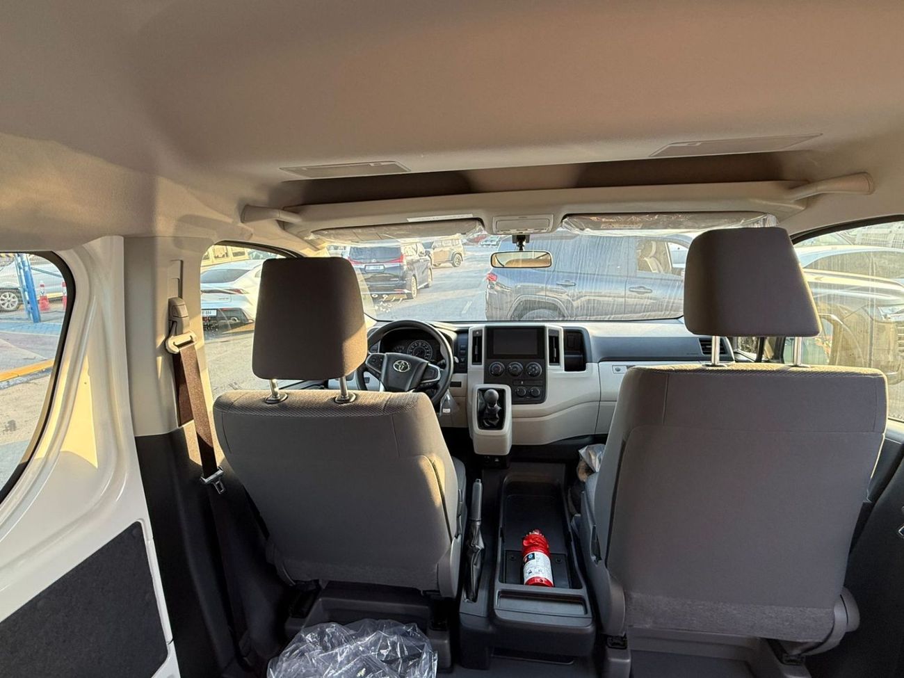تويوتا هاياس TOYOTA HIACE OMANI 13 SEATS , 3.5L PETROL V6 , M/T HIGH ROOF 2026 MODEL