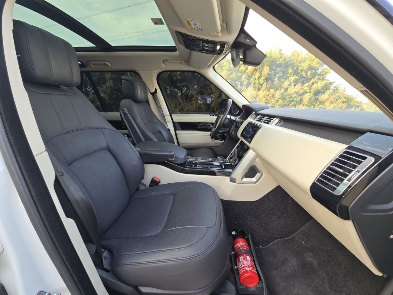 Land Rover Range Rover Supercharged 5.0L VOGUE SUPERCHARGED 2018 GCC ORGINAL PAINT // FULL OPITION // PERFECT CONDITION