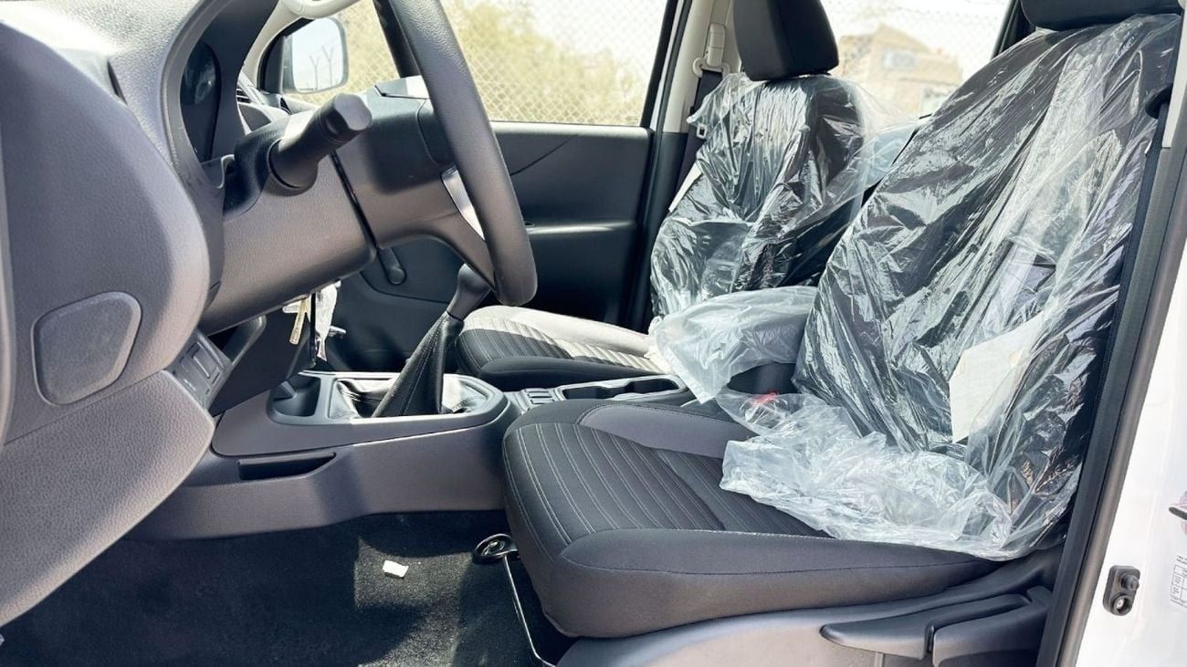 Nissan Navara Nissan Navara 2.5D XE 4X4 DC PLUS MT