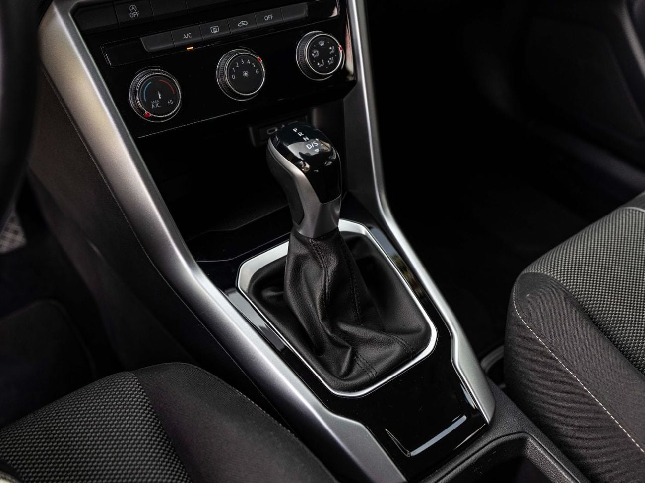 فولكس واجن T ROC Life 1.4L