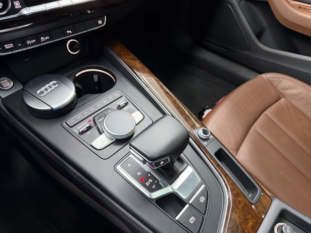 Audi A5 40 TFSI S-LINE 40 TFSI Sport 2.0L