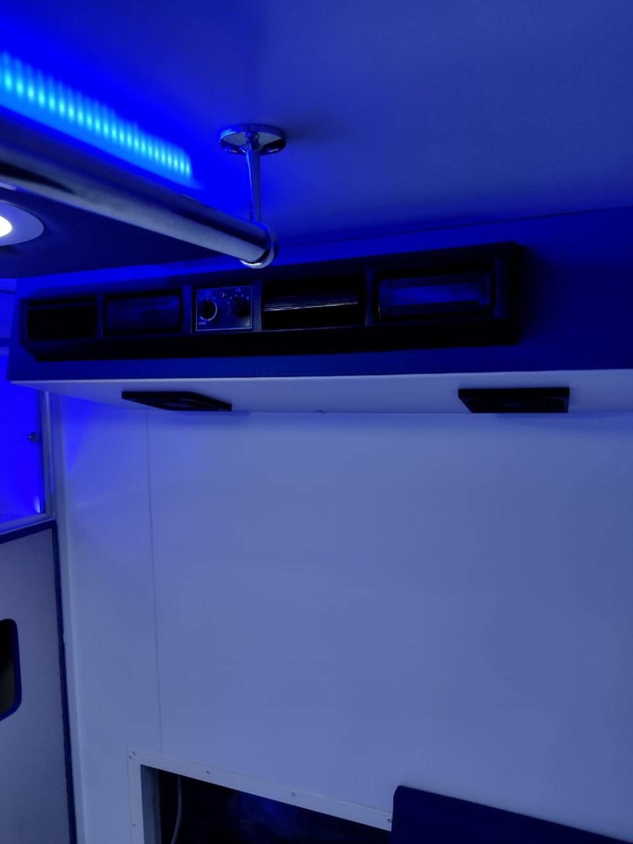 تويوتا هيلوكس 2025 Toyota Hilux Single Cabin 2.7L Manual Transmission Petrol (Ambulance)