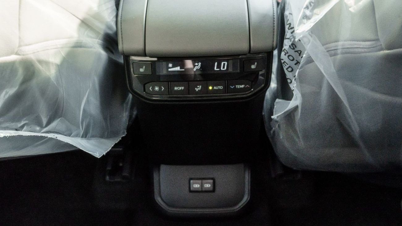 Toyota Highlander 2026 Toyota Highlander Limited 2.5L AT Hybrid (Black)