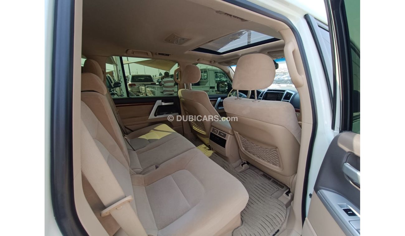 Toyota Land Cruiser VXR The car is very good, in perfect condition, looks clean from the inside and outside without any 