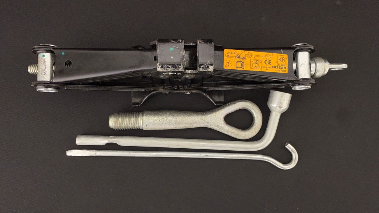 نيسان صني SV 1.5 | بدون دفعة مقدمة | اختبار القيادة في المنزل