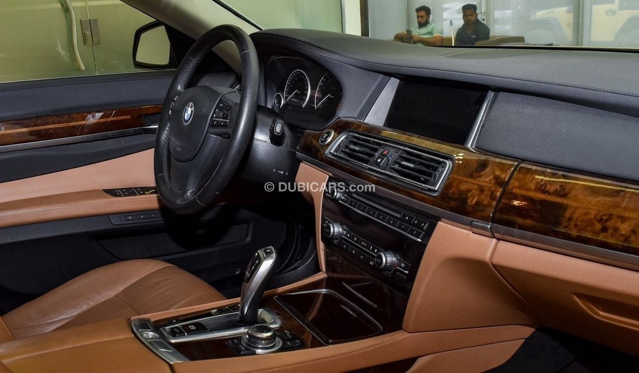 بي أم دبليو 730Li