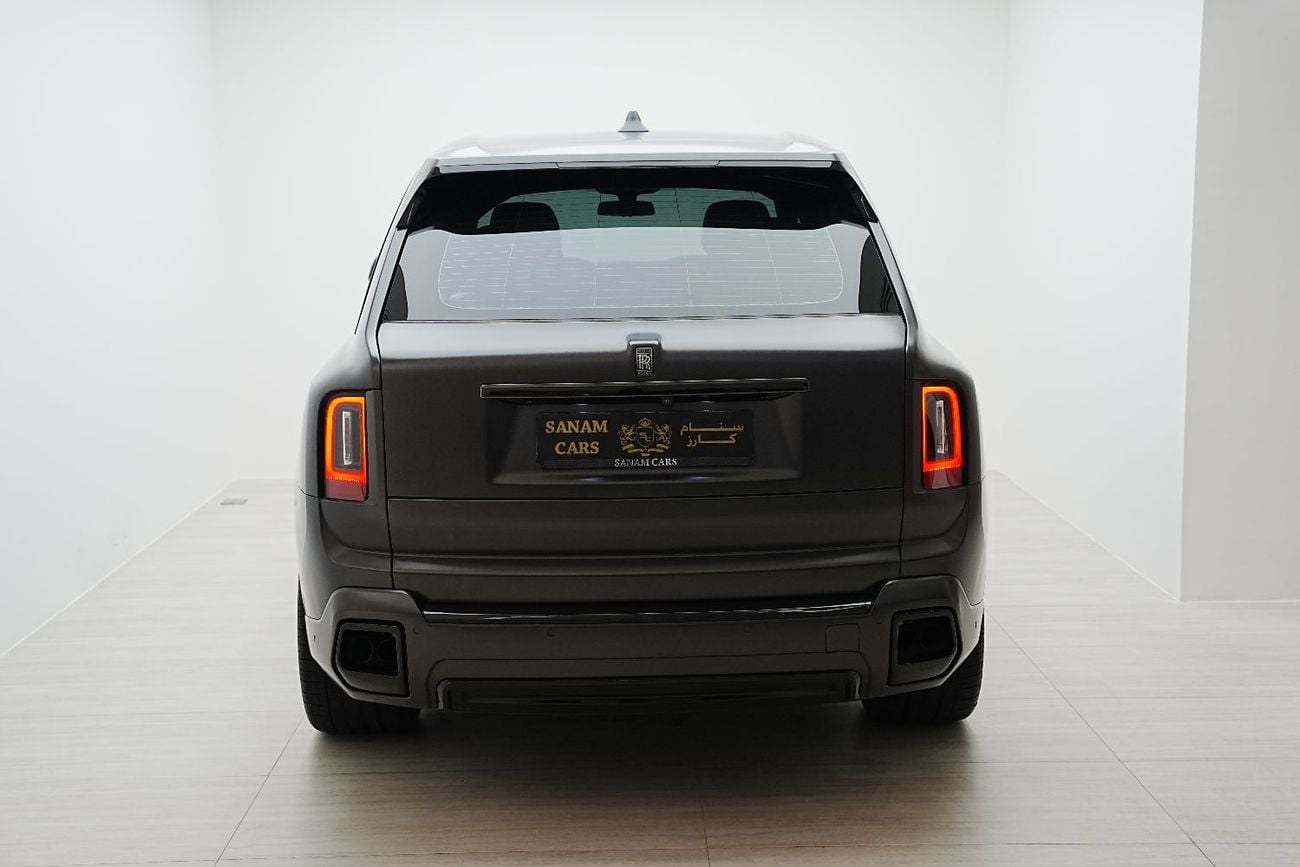 Rolls Royce Cullinan BLACK BADGE , FACELIFT, Rear VIP Seats w/ Screens, Starlight, Bespoke Audio, GCC Specs!
