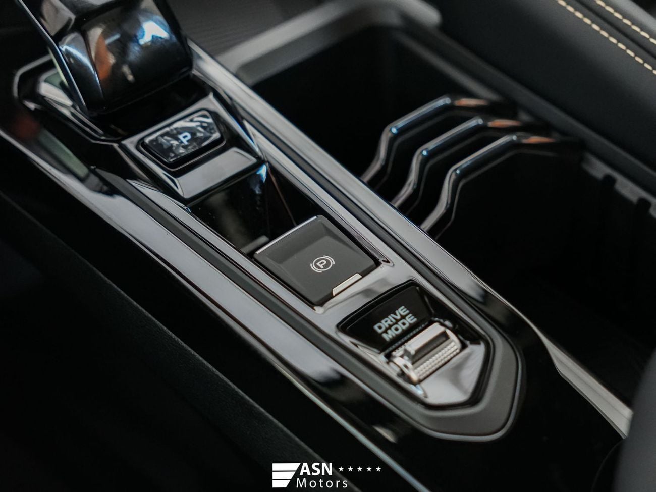 جيلي كول تري Binyue L 1.5 Turbo 2025 (Clearance Price)
