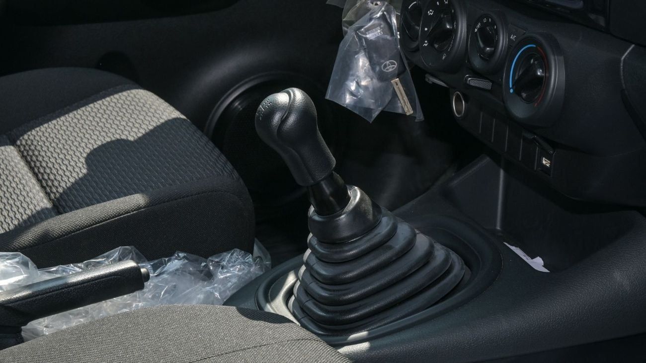 Toyota Hilux Toyota Hilux 2.7L PTR M/T 4x4 Basic Option with Power Windows model 2025 Available colors ( White an