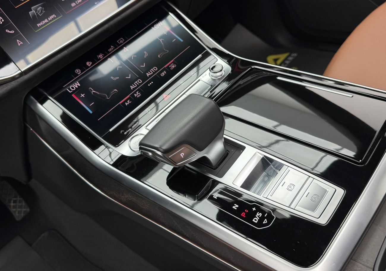 Audi Q8 55 TFSI quattro S-Line 3.0L (340 HP) 2019 Audi Q8 55 TFSI quattro S Line, 2027 Warranty + Service Co