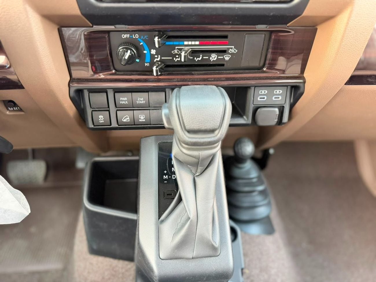 تويوتا لاند كروزر 70 HT VXR 5 DOORS 4.0L