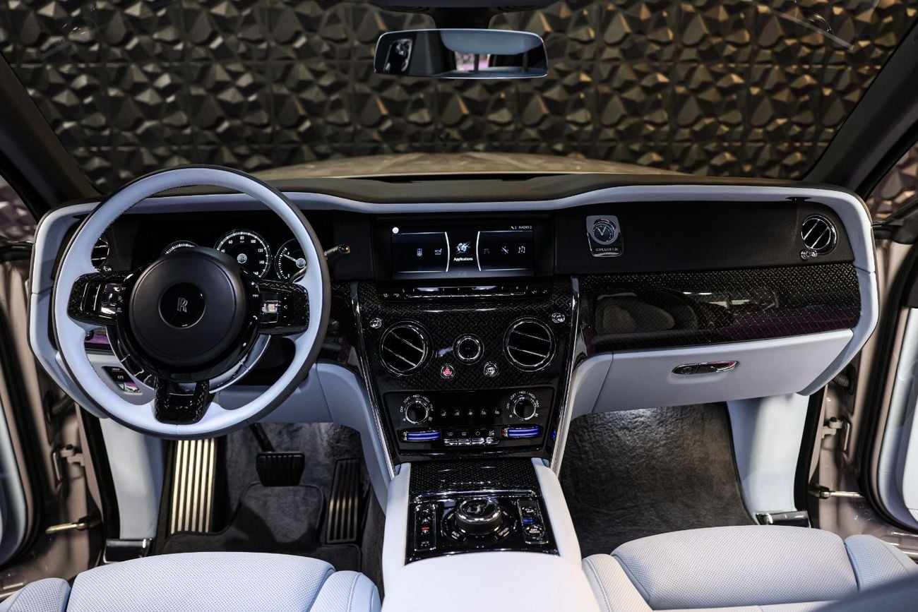 Rolls Royce Cullinan BLACK BADGE