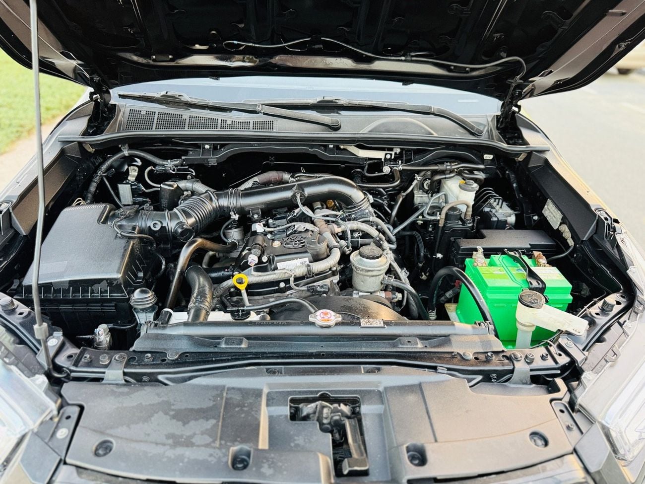 تويوتا هيلوكس Toyota Hilux GR Sport 2.7L V4
