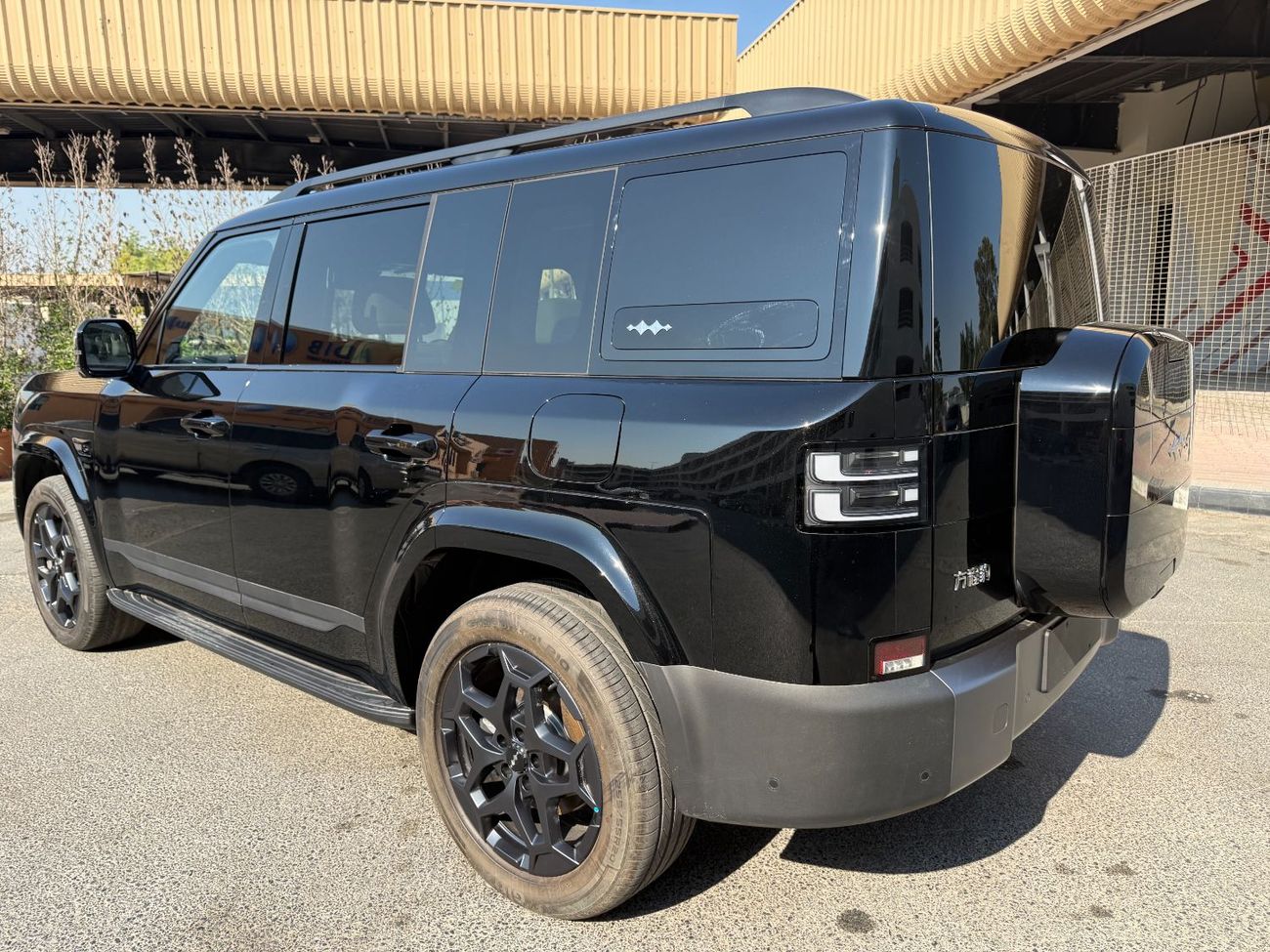 بي واي دي ليوبارد تيتانيوم 7 Ultra