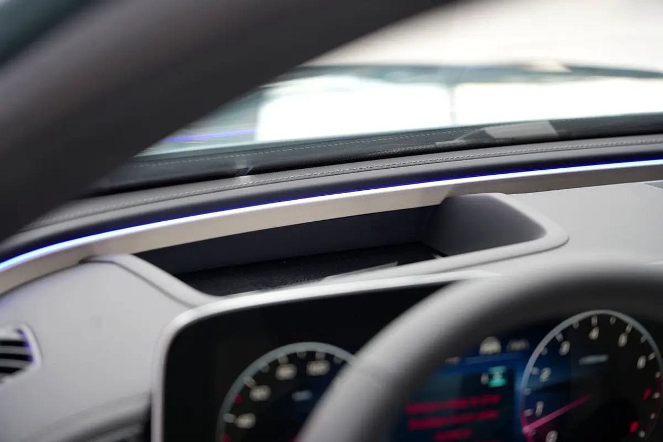 Mercedes-Benz E300 E 300 | GCC 0km | Agency Warranty | AMG Package