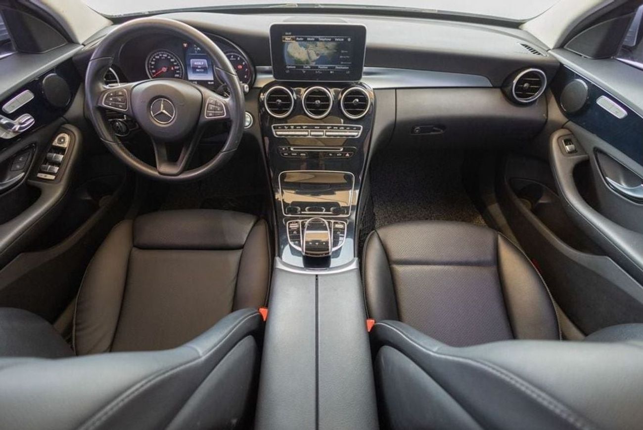 Mercedes-Benz C 200 Mercedes-Benz C200 2017 Korean Spec under Warranty with Flexible Down-Payment.