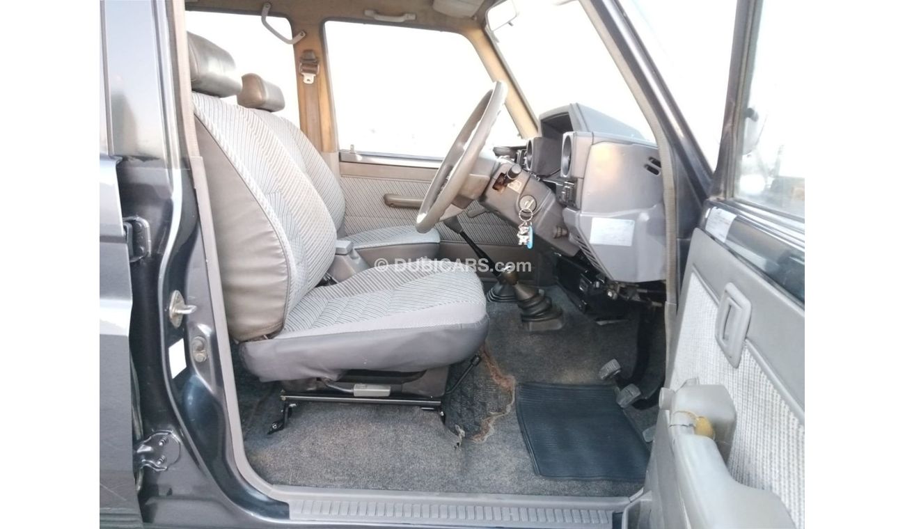 تويوتا لاند كروزر TOYOTA LAND CRUISER RIGHT HAND DRIVE (PM1179)
