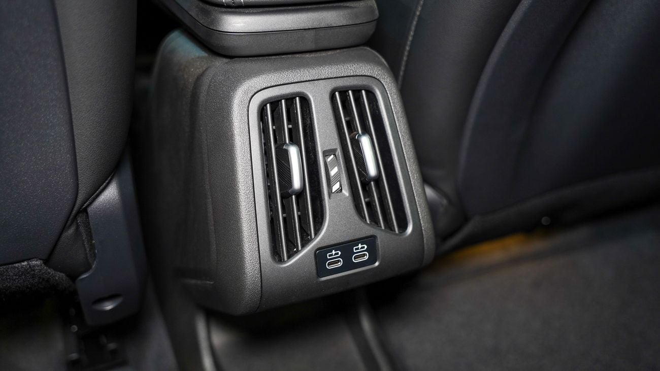 بي أم دبليو iX1