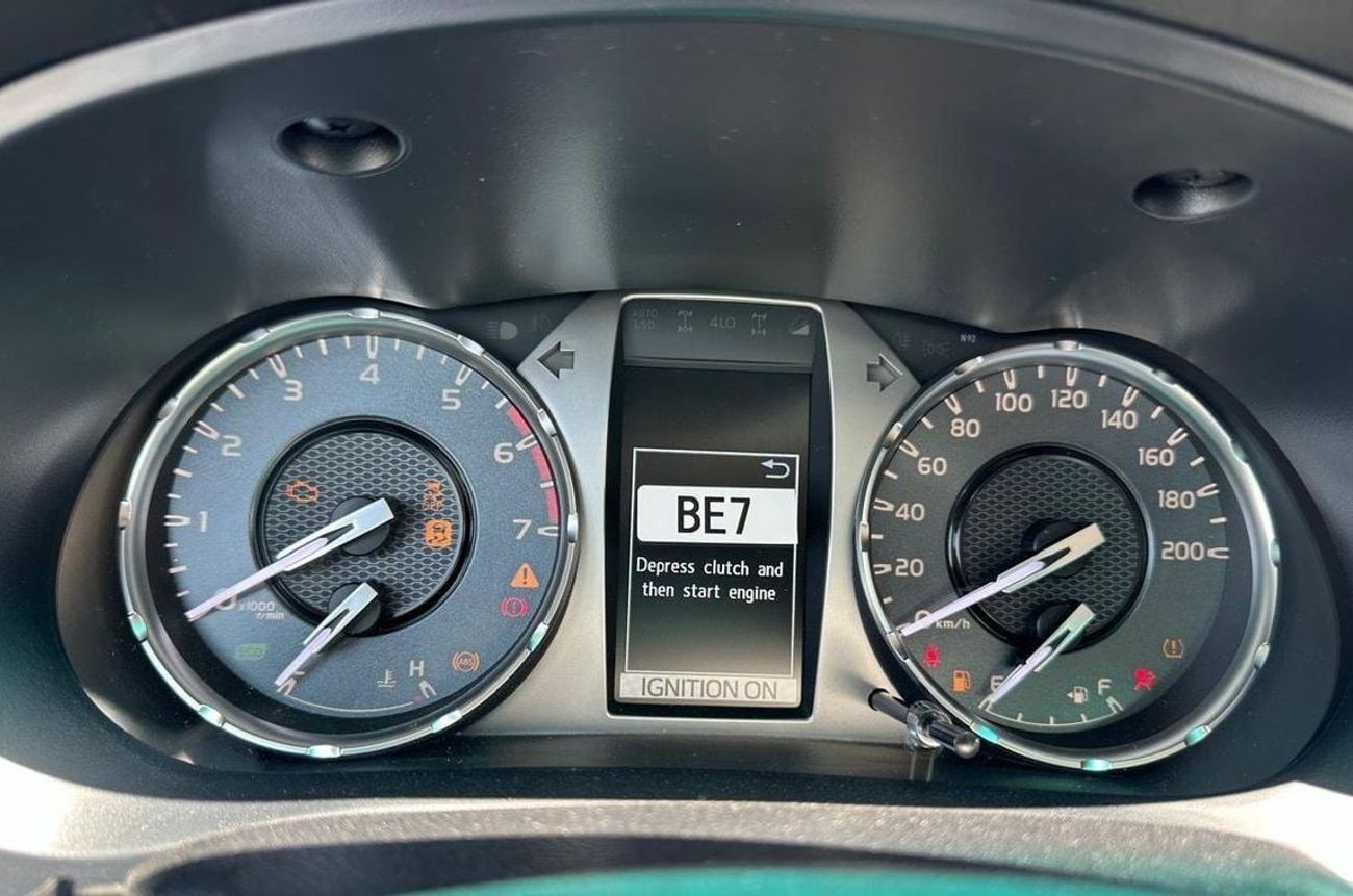 تويوتا هيلوكس GLX Limited 2.7L