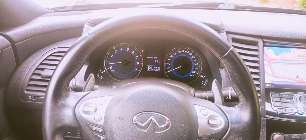 Infiniti QX70