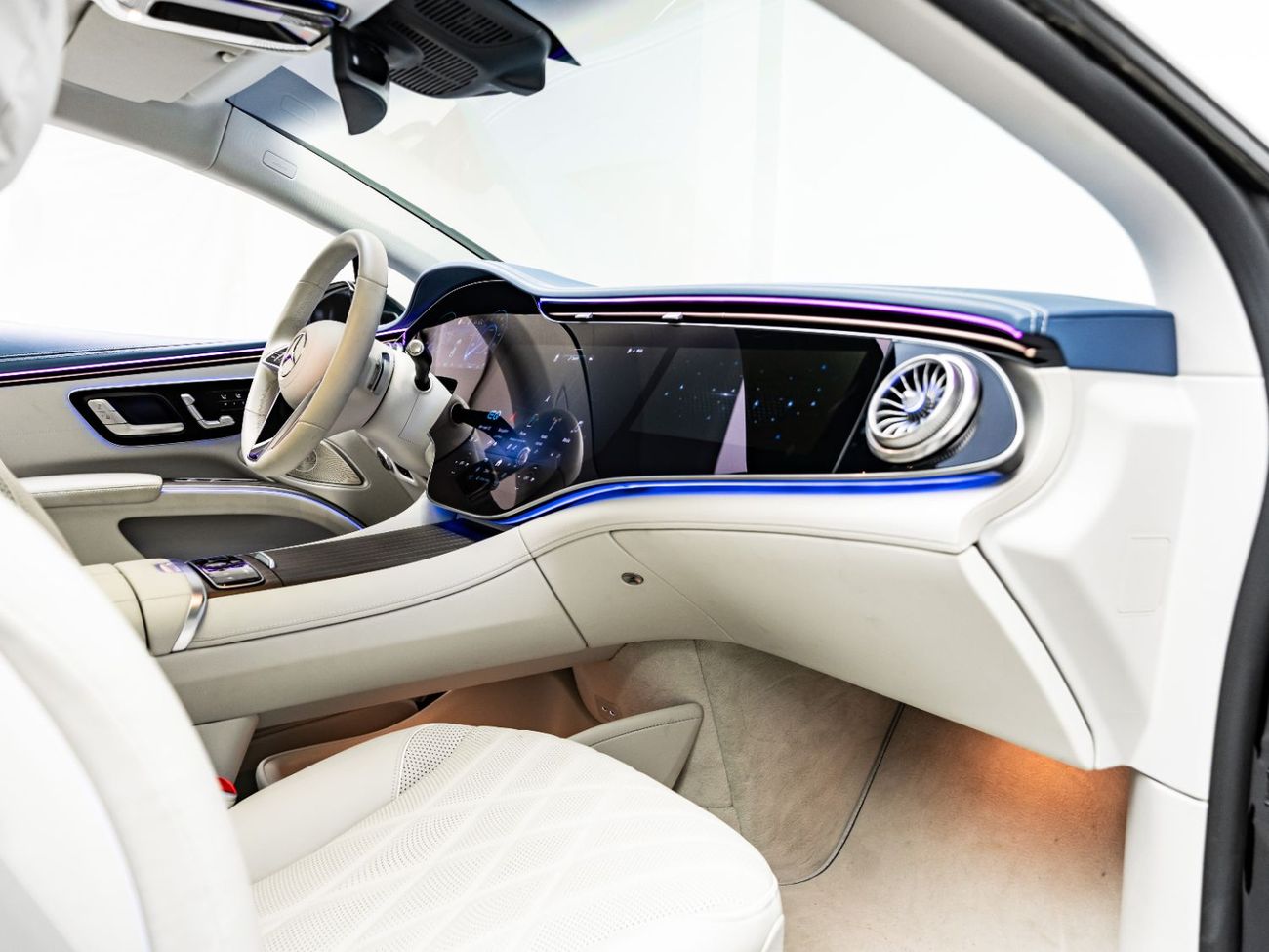 Mercedes-Benz EQS 580 Premium + 2024 Mercedes EQS580 Edition One 4-Matic, 2029 Mercedes Warranty + Service Contract, Low K