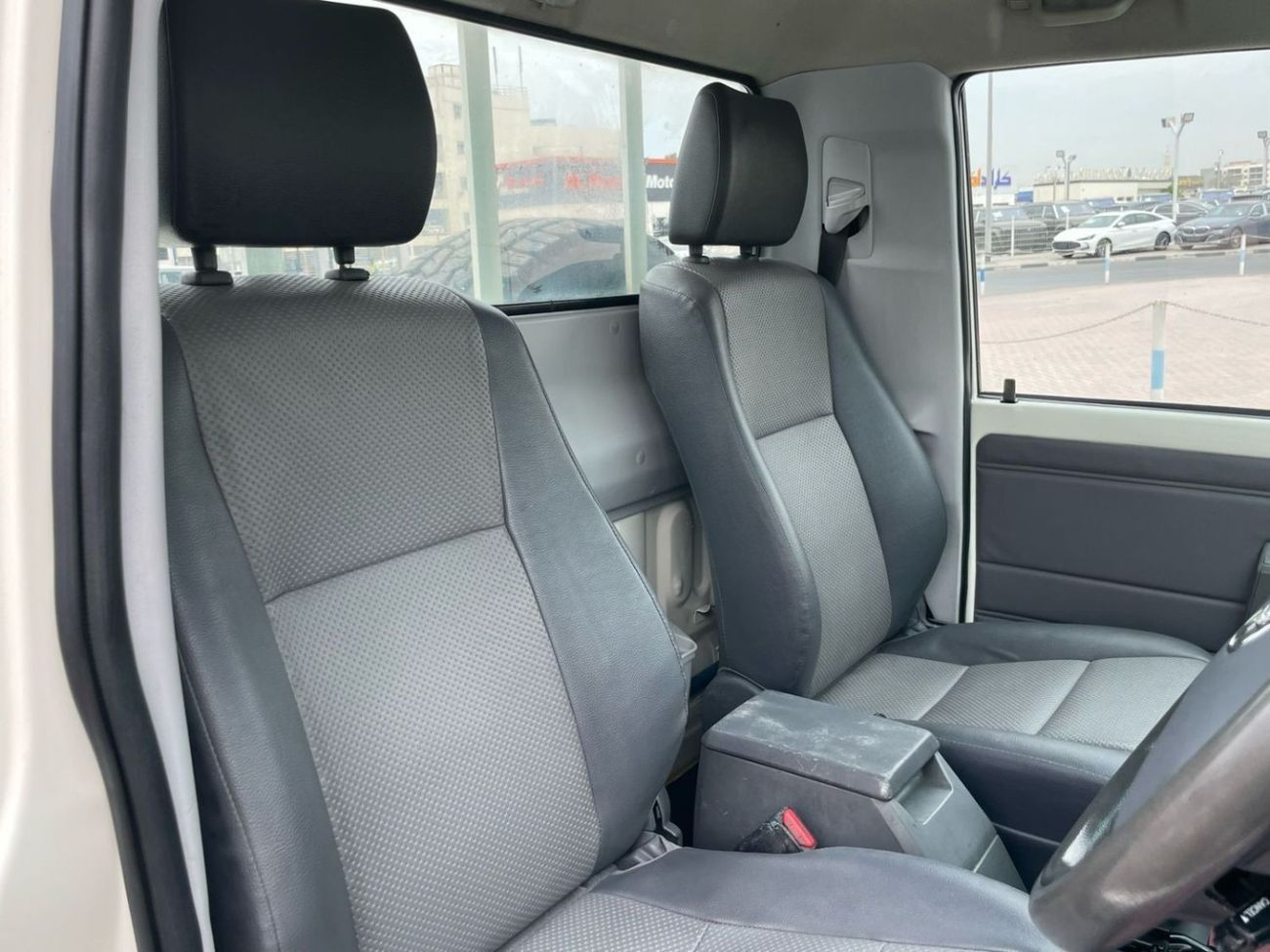 تويوتا لاند كروزر بيك آب diesel 4.5 liter manual gear right hand drive