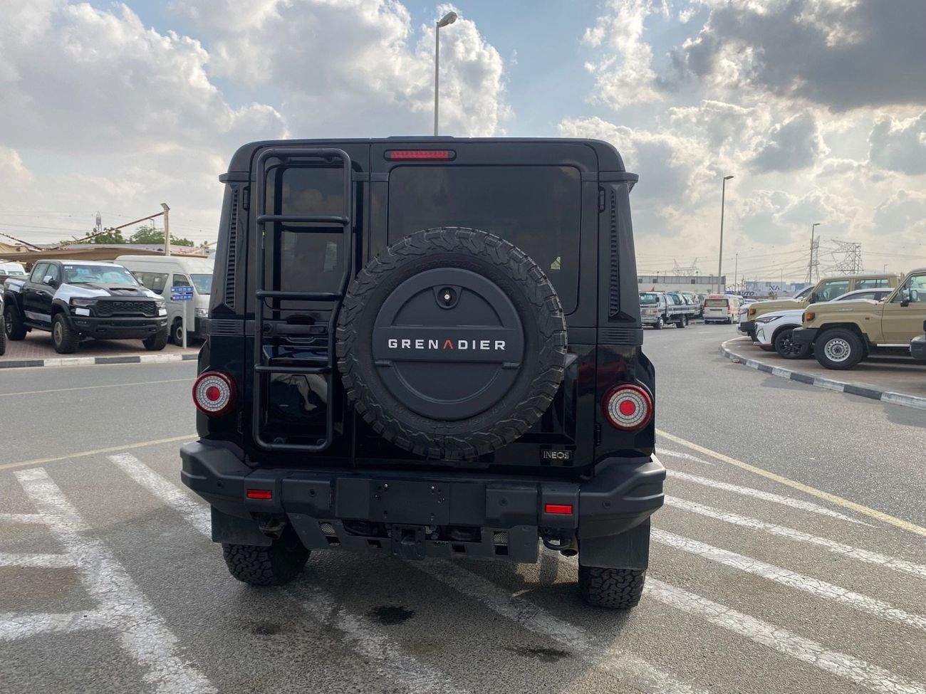 إينيوس غرينادير QuarterMaster