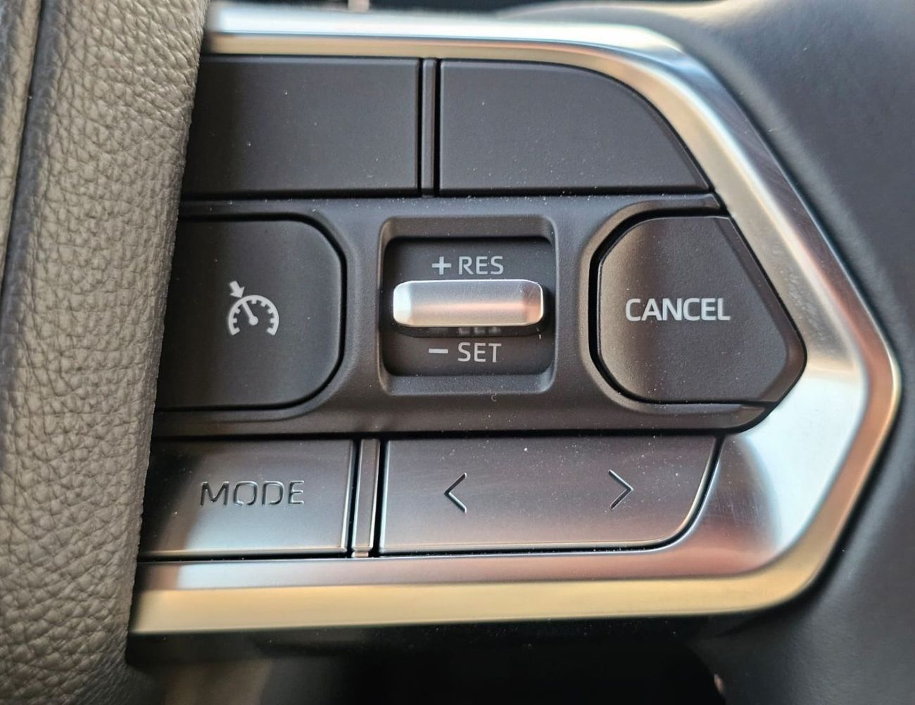 Toyota Land Cruiser TOYOTA LANDCRUISER GXR || 3.5L PETROL V6 A/T 4WD | FABRIC WITH DRIVER PWR SEAT | SUNROOF (CODE # GXR