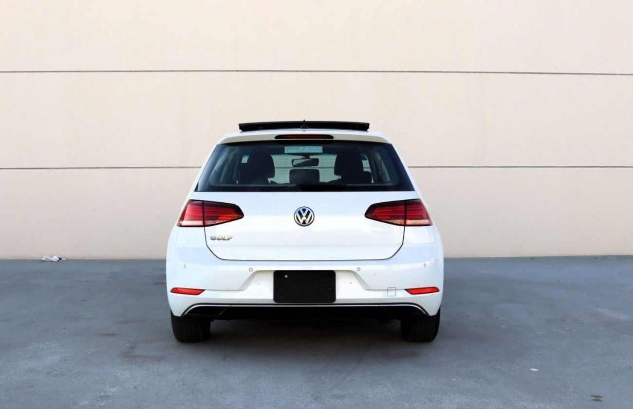 فولكس واجن جولف فولكس واجن جولف - 2018 - خليجى - بدون حوادث -  عدد(3)سلندر - بمحرك 1.0L -3  بحاله ممتازه من الداخل و