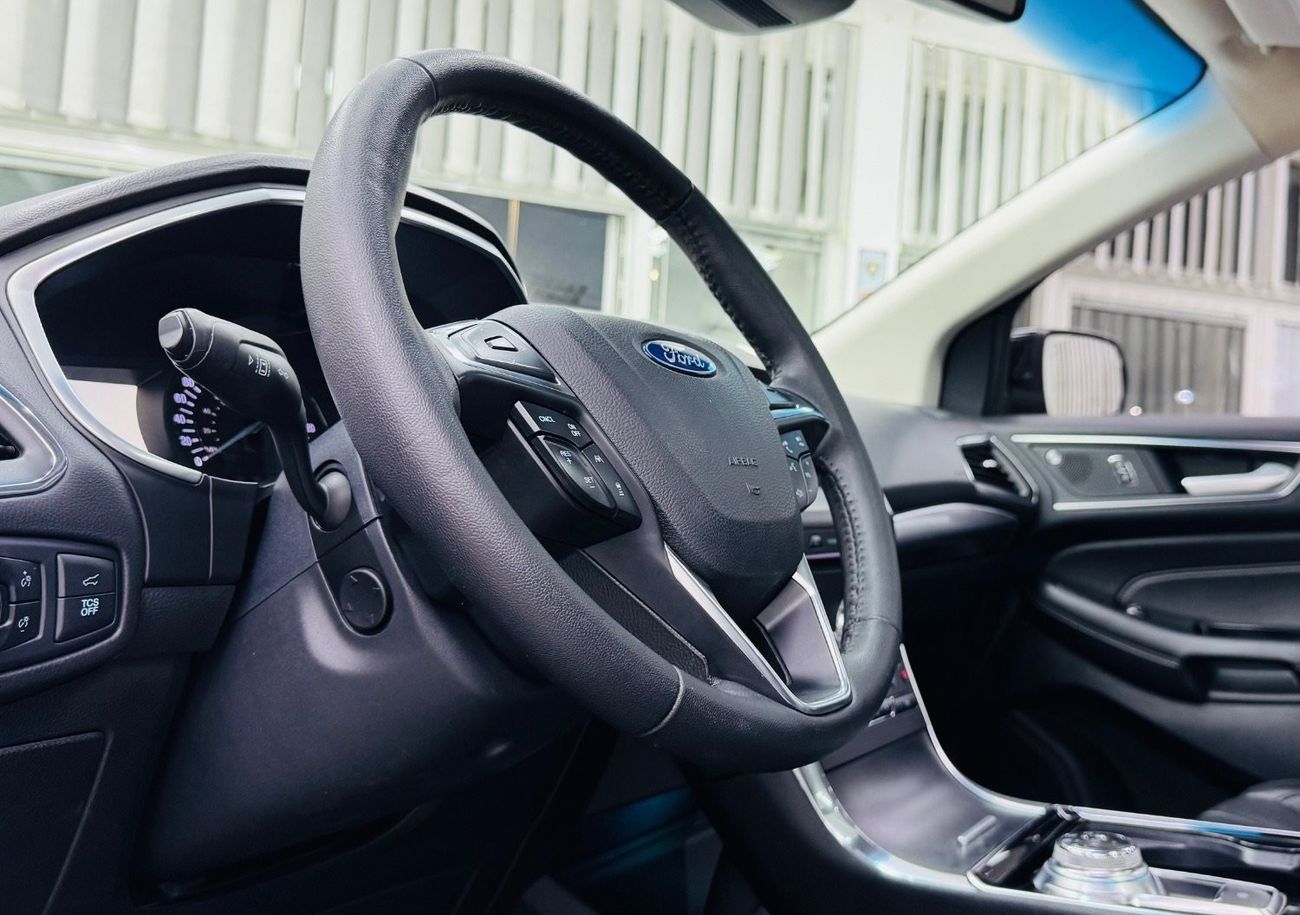 Ford Edge GCC .. FSH .. Original paint .. warranty .. Service .. AWD .. Titanium .