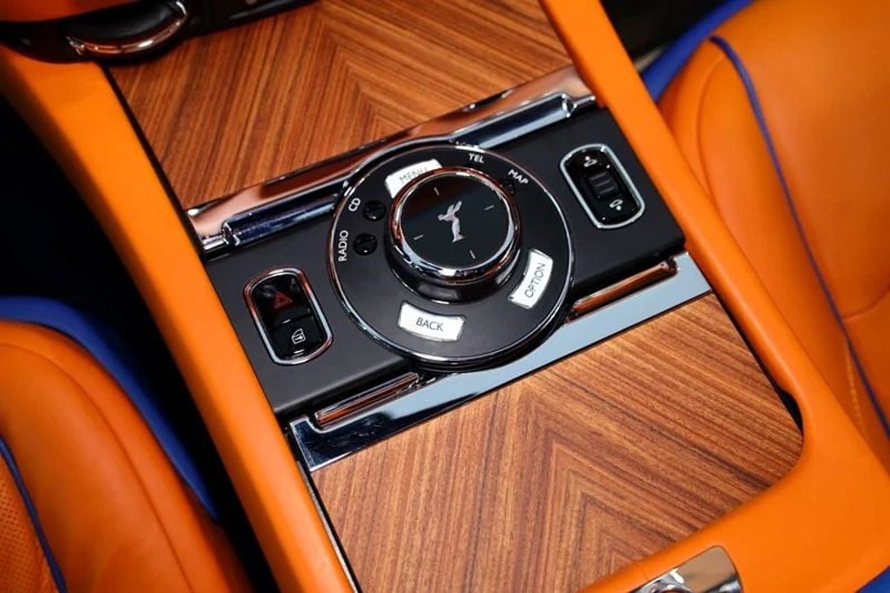 Rolls Royce Wraith STD 2016 Rolls-Royce Wraith, Canadel Wood Panelling, Starlights, Illuminated Spirit of Ecstasy, GCC!!