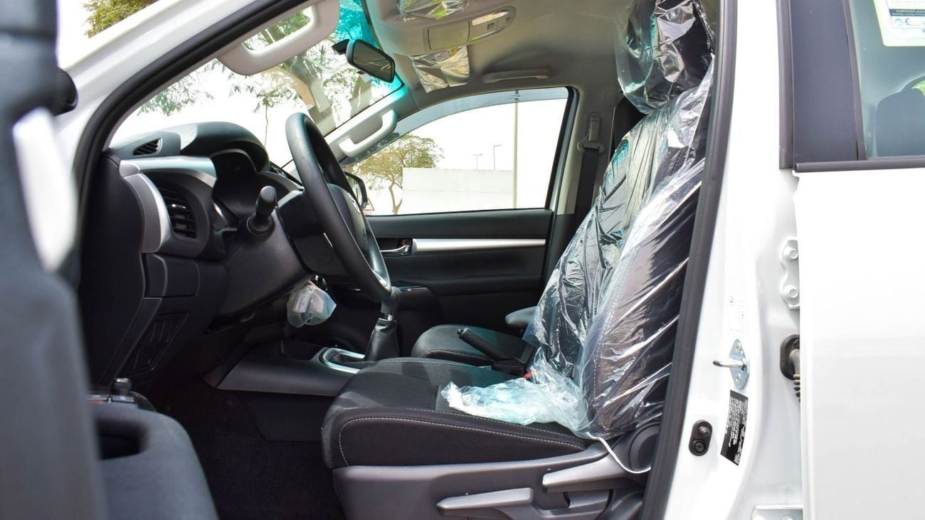 تويوتا هيلوكس GLS DIESEL ECTAGR003 – 2026 Toyota Hilux Double Cab High Options - 2.4L Diesel Manual 4wd – White w Black