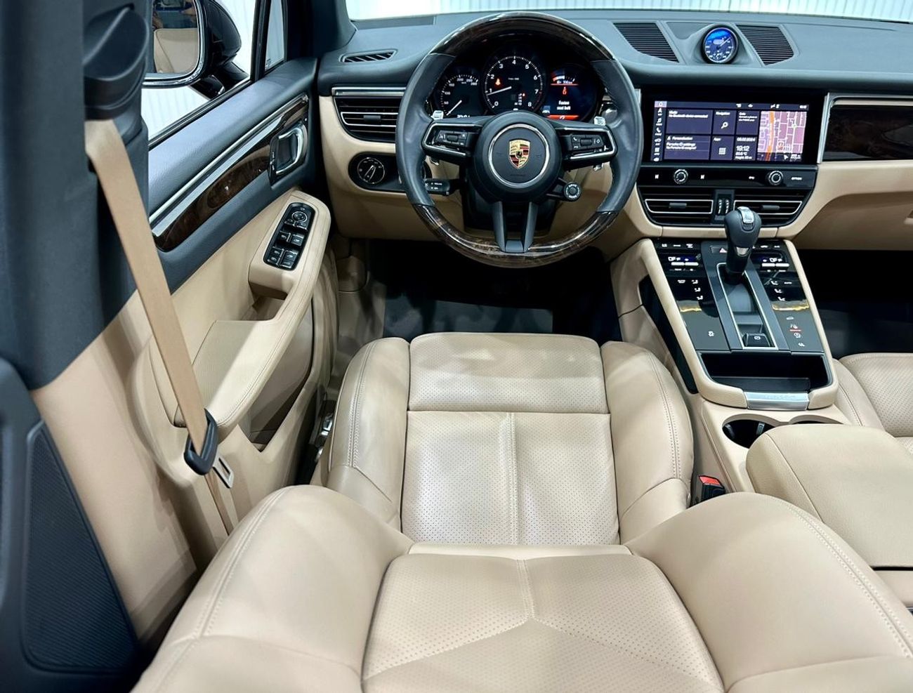 بورش ماكان Std 2022 Porsche Macan, February 2025 Porsche Warranty, Full Porsche Service History, Low Kms, GCC