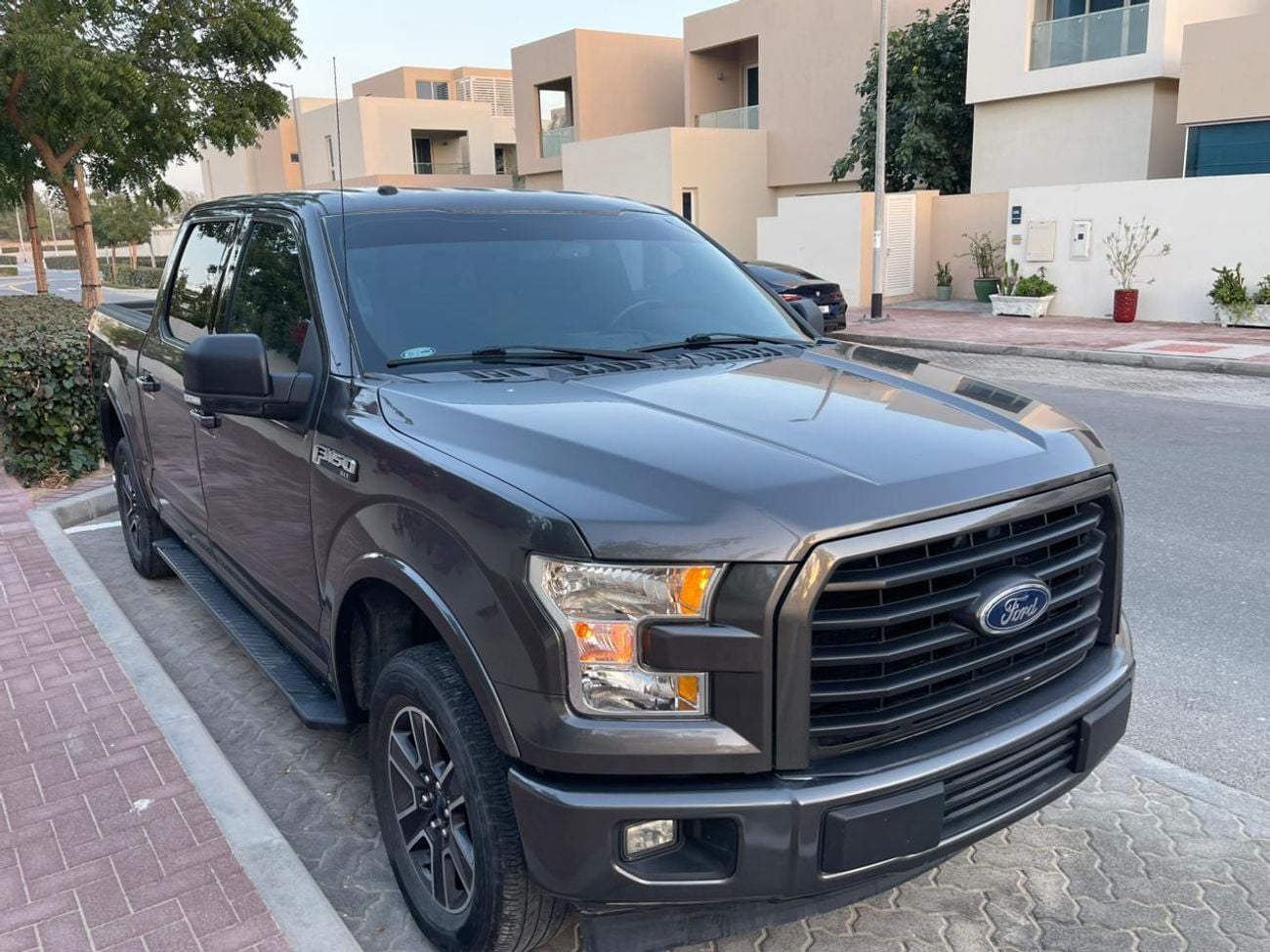 Ford F 150 XLT Sport Pack Super Cab 5.0L (396 HP) LOWEST MILEAGE ANYWHERE !!!