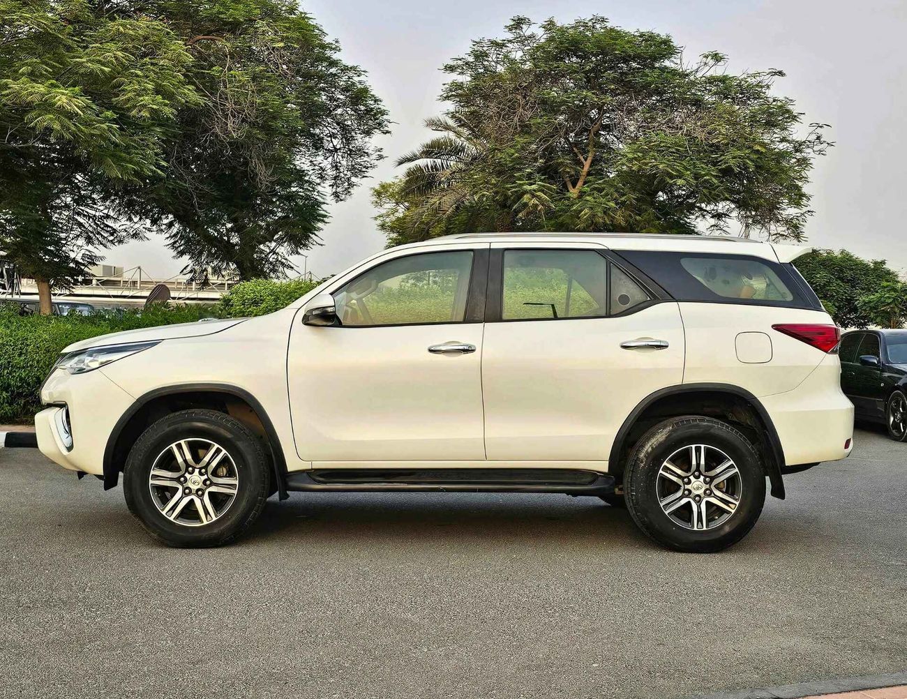 Toyota Fortuner EXR/ 4WD 2.7L/ GCC/ LEATHER SEATS/ NON ACCIDENT/ 1054 MONTHLY/LOT#92420