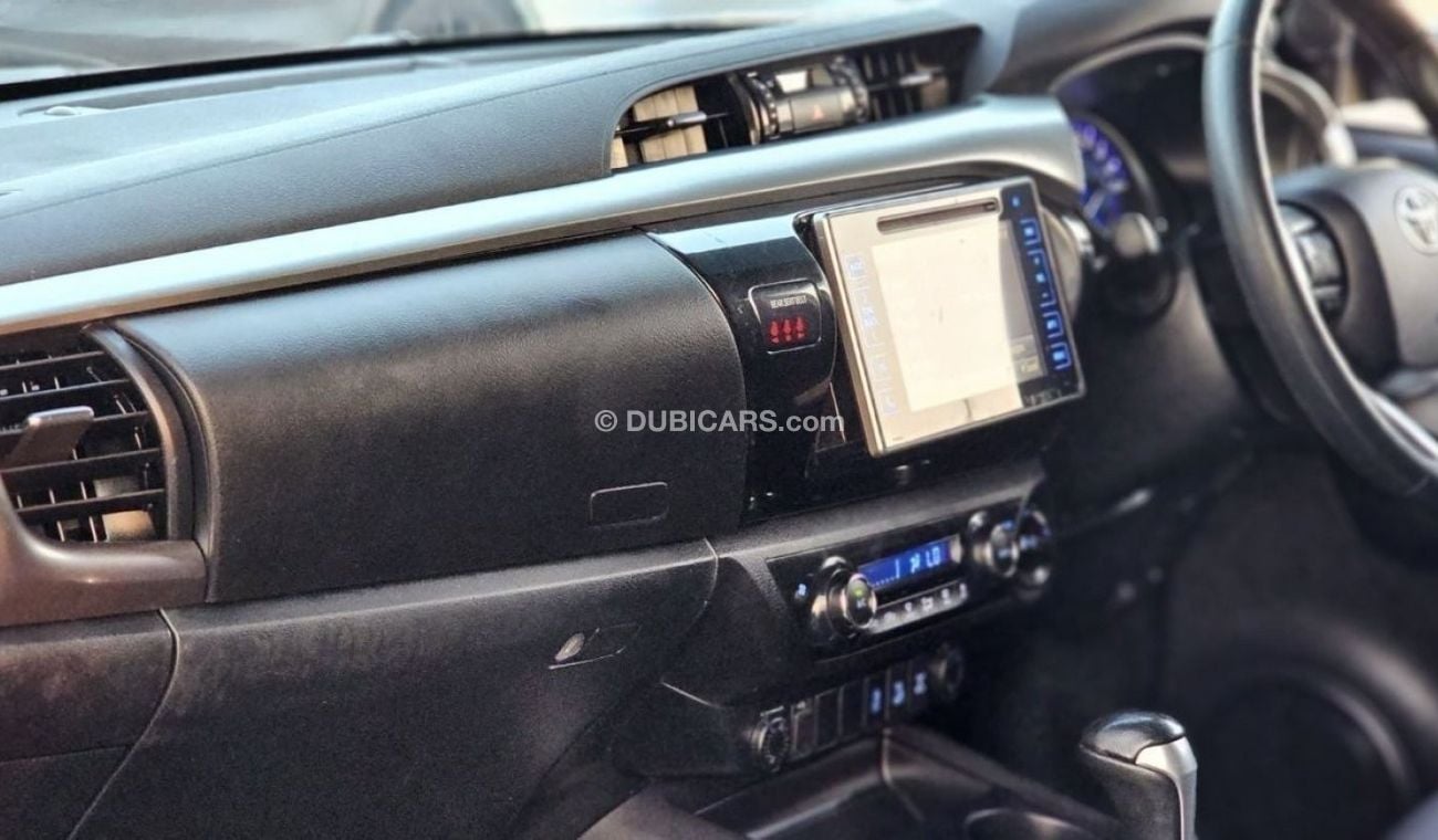 Toyota Hilux MODIFIED TO ROCO | ROLL BAR | RIGHT-HAND-DRIVE | CRUISE CONTROL | BOOT COVER