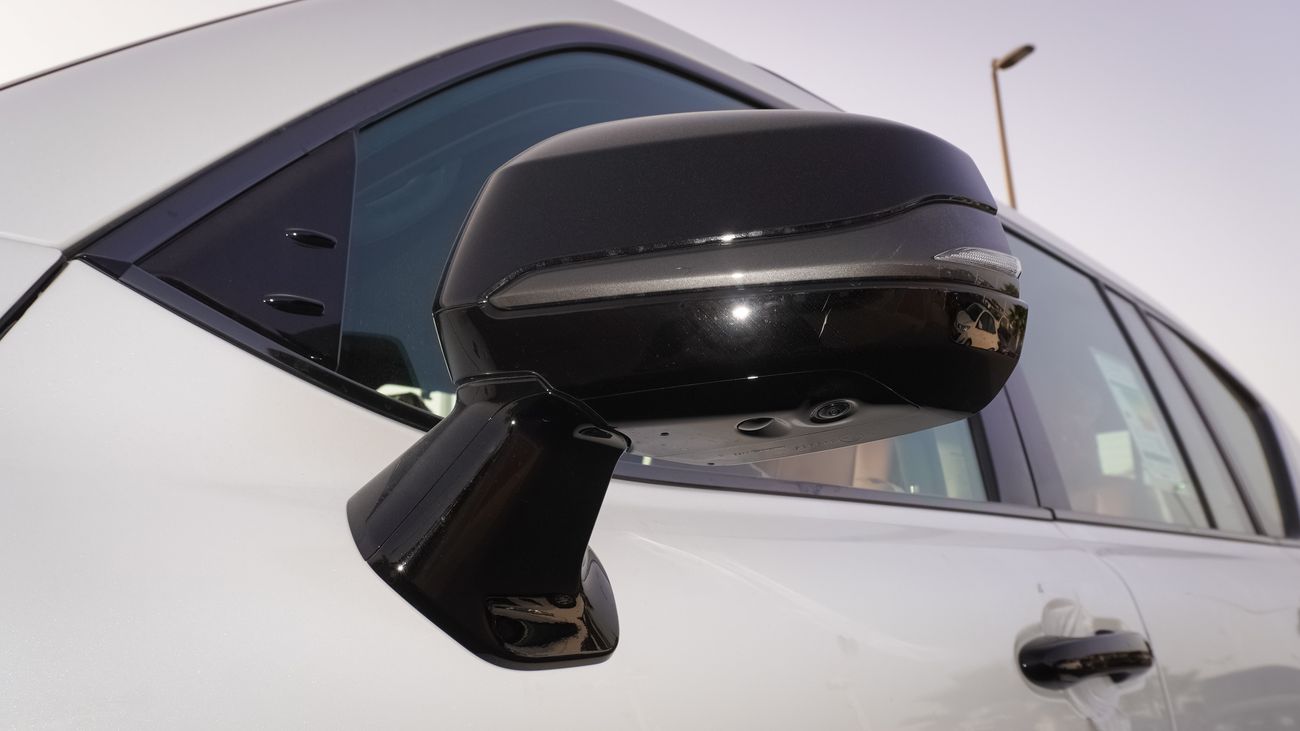 لكزس LX 600 KURO 3 5L V6  4 Seats