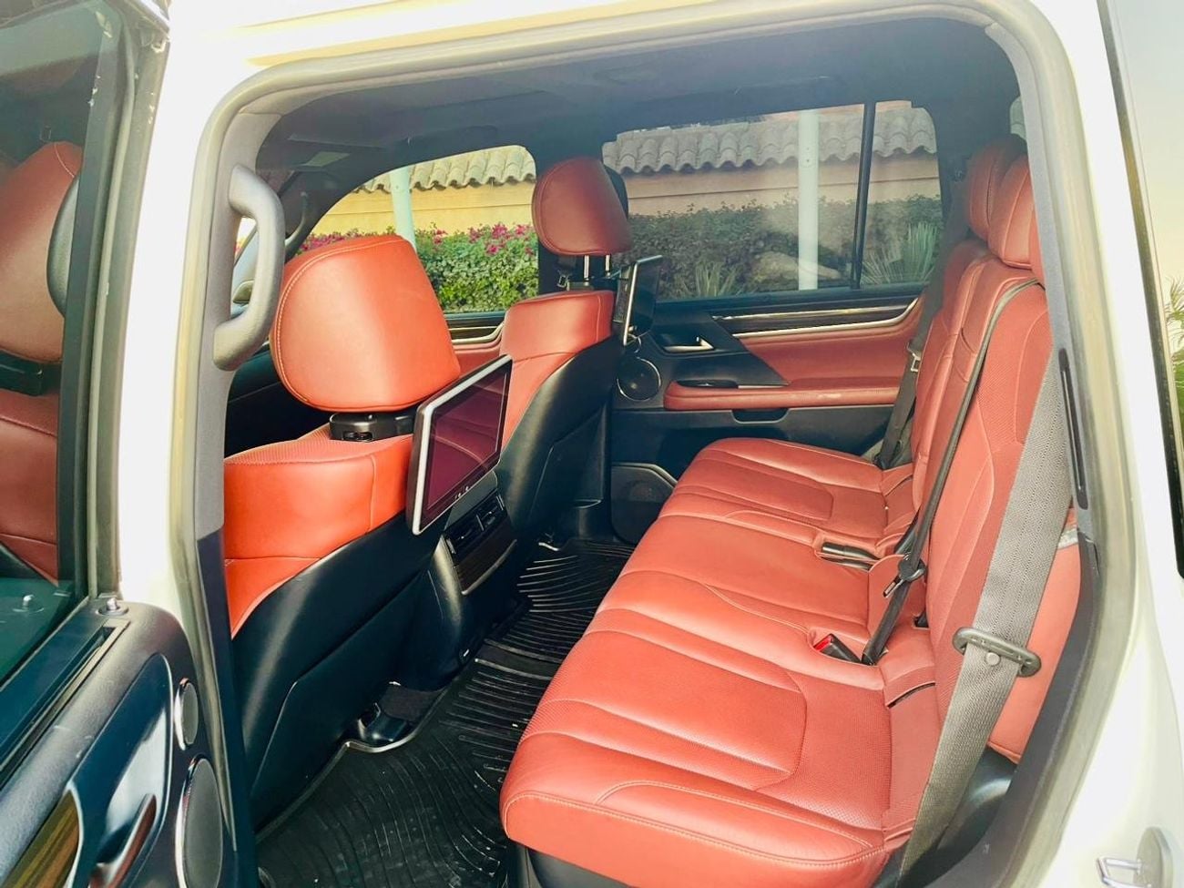 Lexus LX570 SIGNATURE